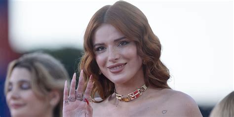 How Much Does Bella Thorne Make From Her。